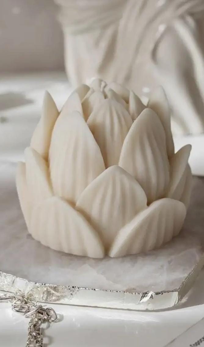 Lotus candle